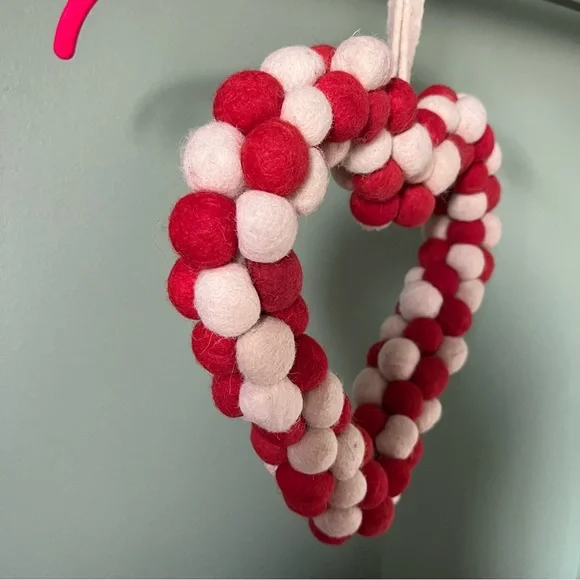 Home Decor Valentine’s Day Red and White FELT Heart Wreath - Picture 2 of 7